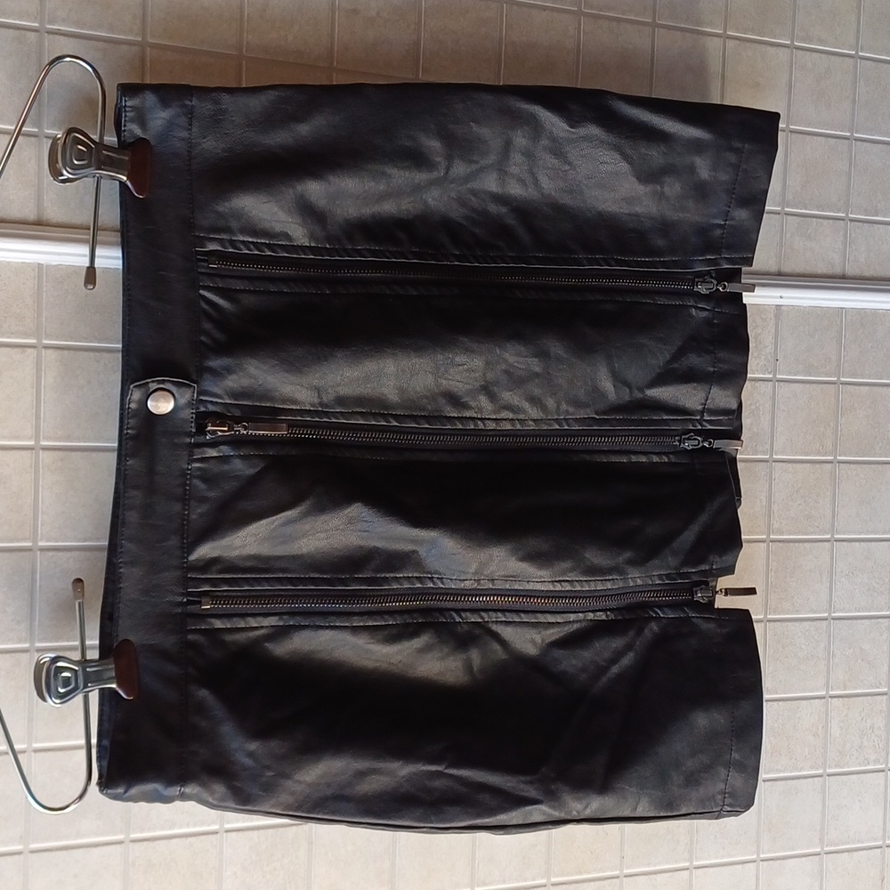 Carmin Black Faux Leather Mini Skirt